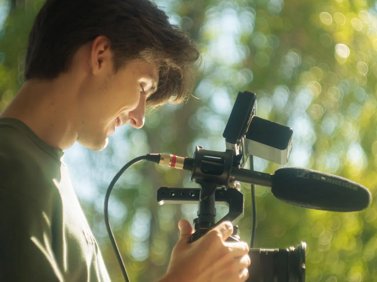 HOME PAGE 14 Loïc Navarro - Chef opérateur, Cameraman, Droniste, Réalisateur