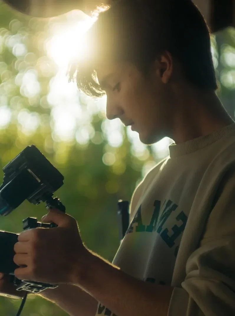 HOME PAGE 17 Loïc Navarro - Vidéaste indépendant, Réalisateur vidéo, Cinéaste - 2