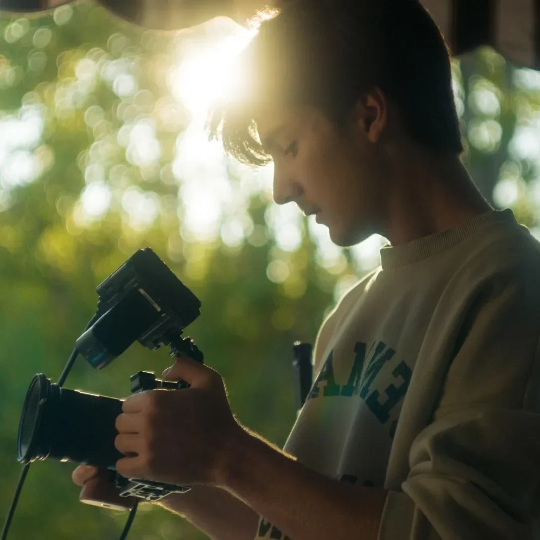 HOME PAGE 16 Loïc Navarro - Vidéaste indépendant, Réalisateur vidéo, Cinéaste